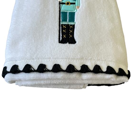 Kassatex Embroidered NUTCRACKER Hand Towels Set of 2 Christmas Fine Linens New - Picture 9 of 16